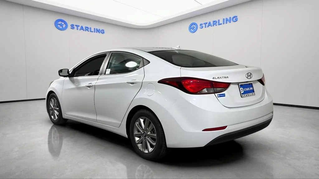 Used 2016 White Hyundai SE image 5
