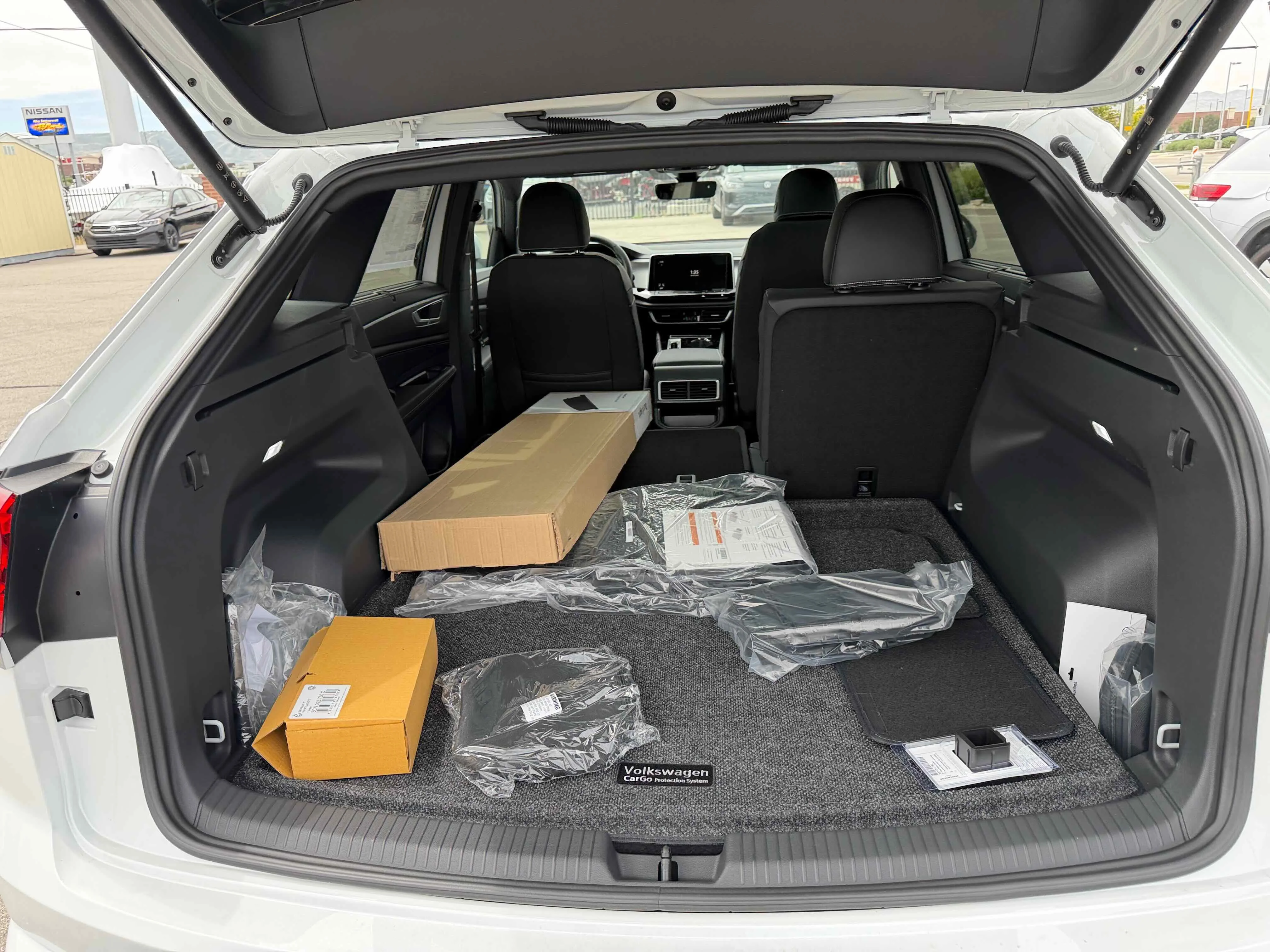 New 2026 Pearl Volkswagen 2.0T SE w/Technology image 29