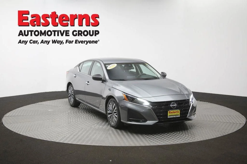 Used 2025 Gray Nissan 2.5 SV image 52