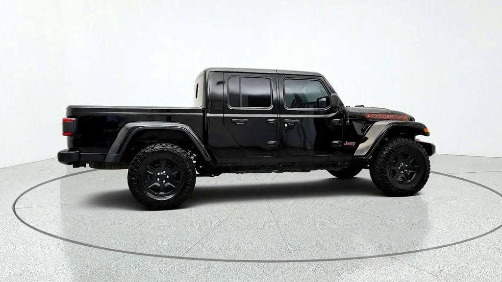 Used 2022 Black Clearcoat Jeep Mojave 4x4 w/ Freedom Top & Leather Seats image 4