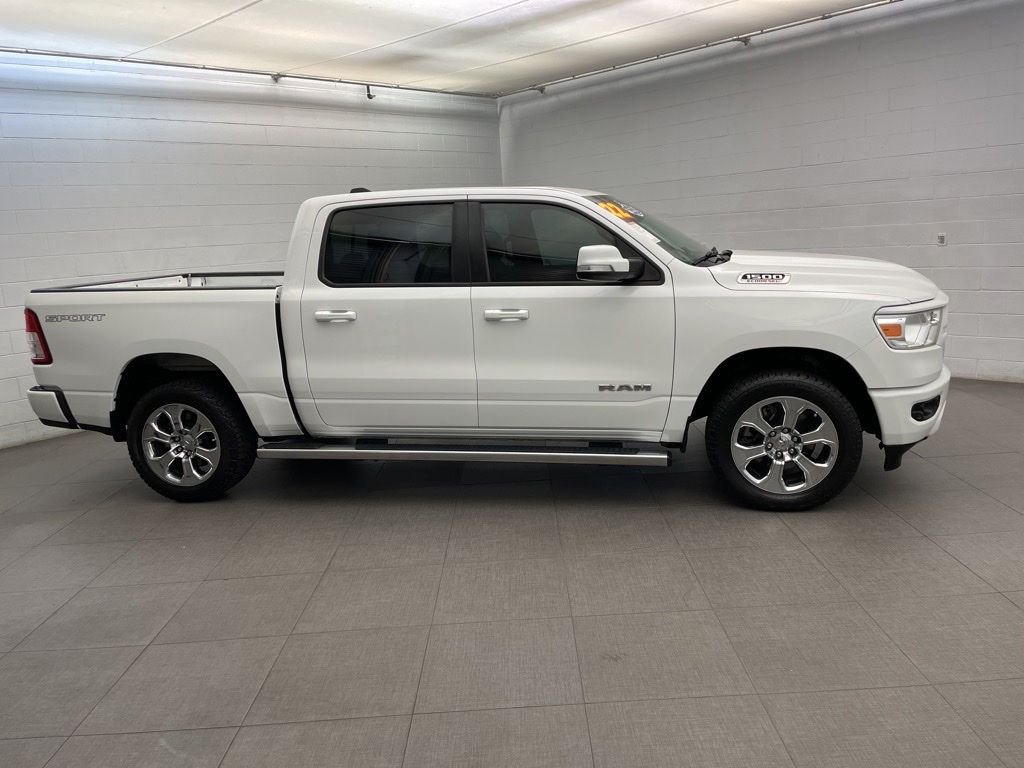 Certified Used 2022 White Ram Big Horn/Lone Star image 3