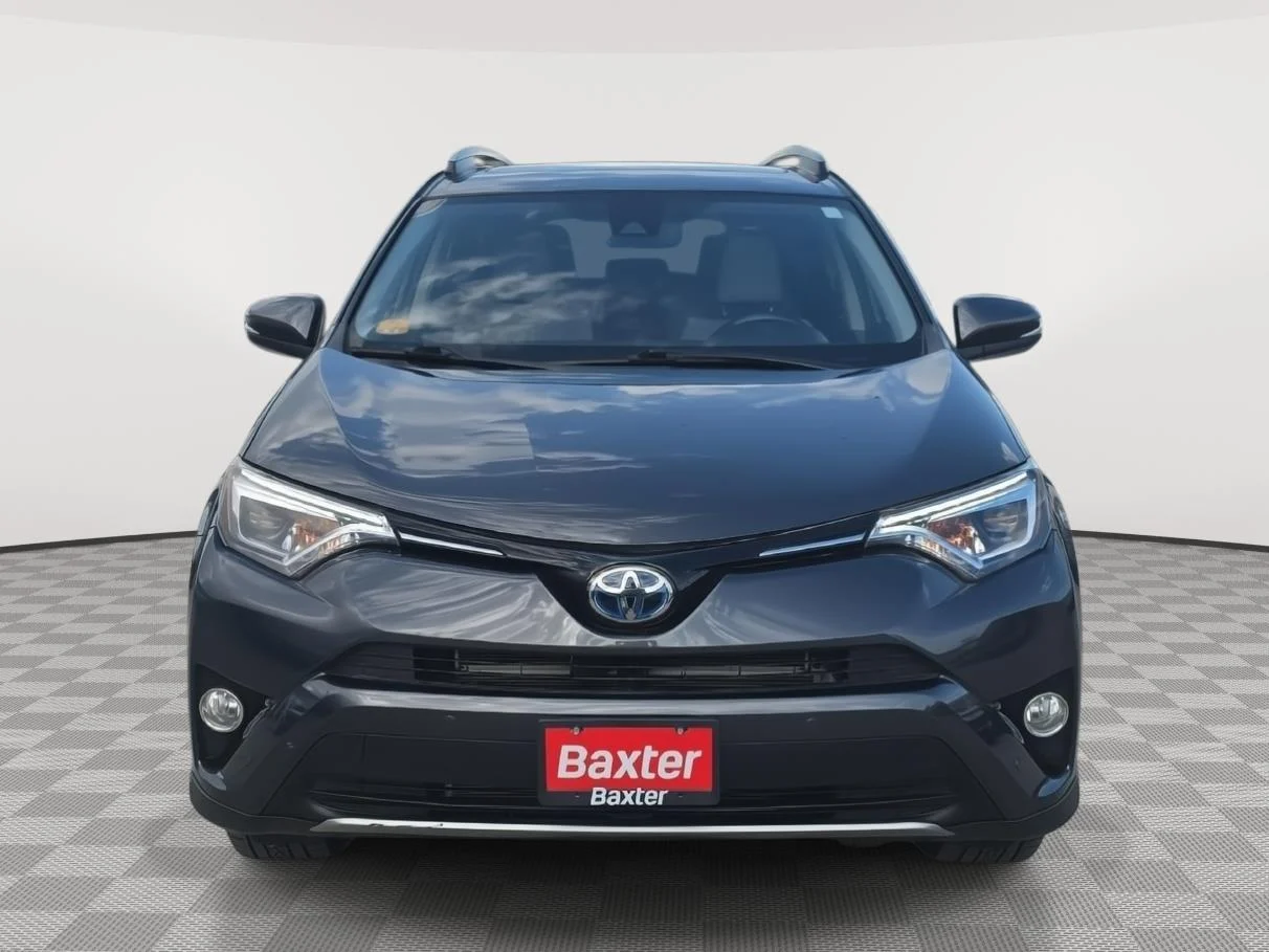 Used 2018 Magnetic Gray Metallic Toyota Limited image 3