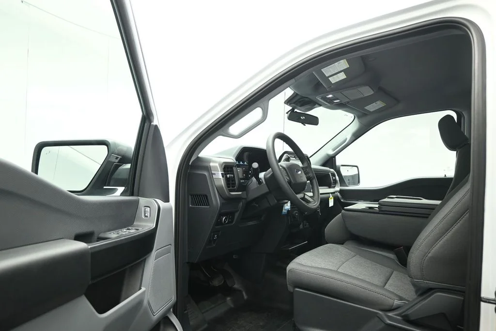 New 2026 Oxford White Ford XL image 6