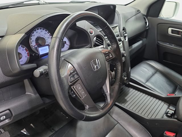 Used 2015 Diamond White Pearl Honda Touring image 14
