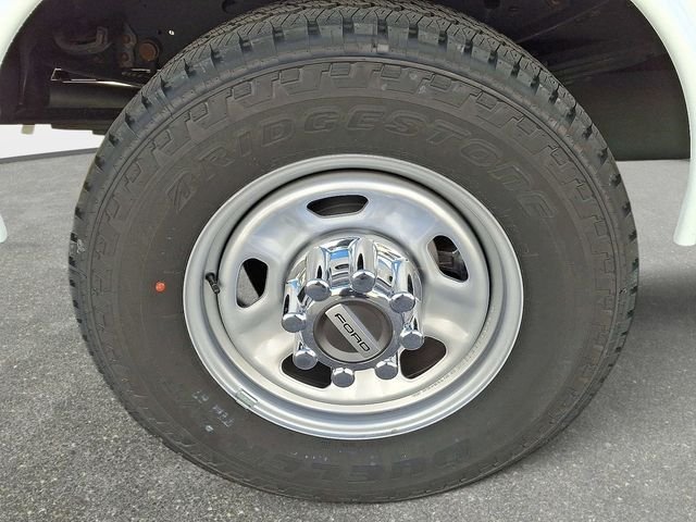 2025 Ford F-350 Super Duty Chassis Cab XL - Photo 7