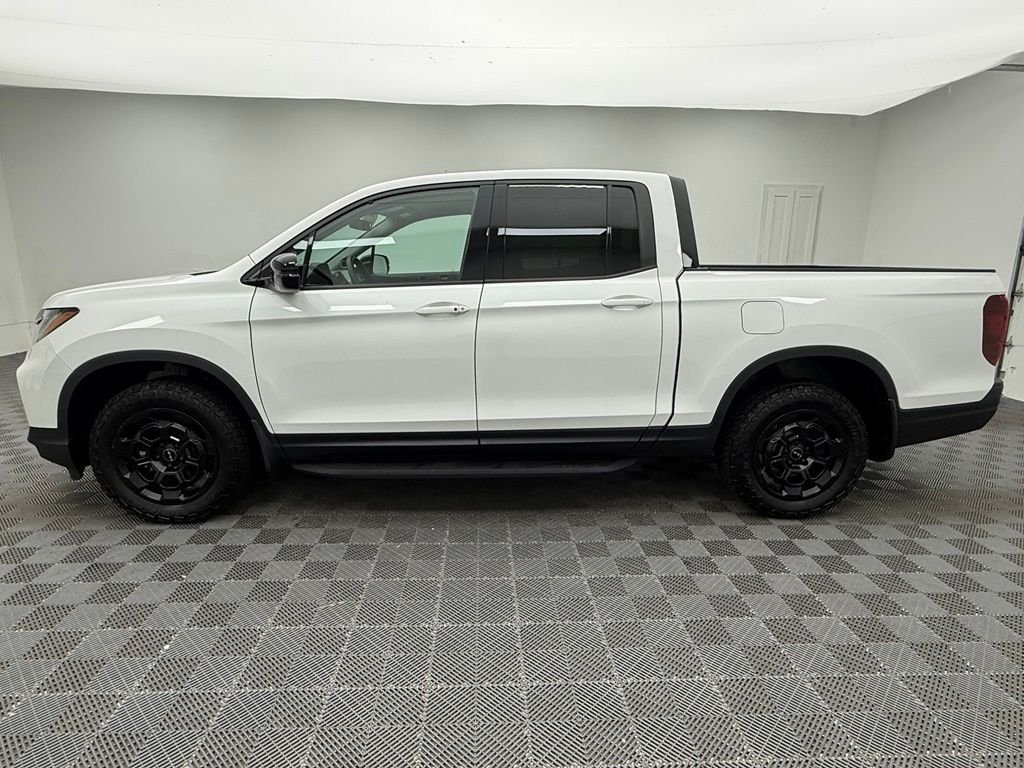 Used 2025 White Honda Sport image 14