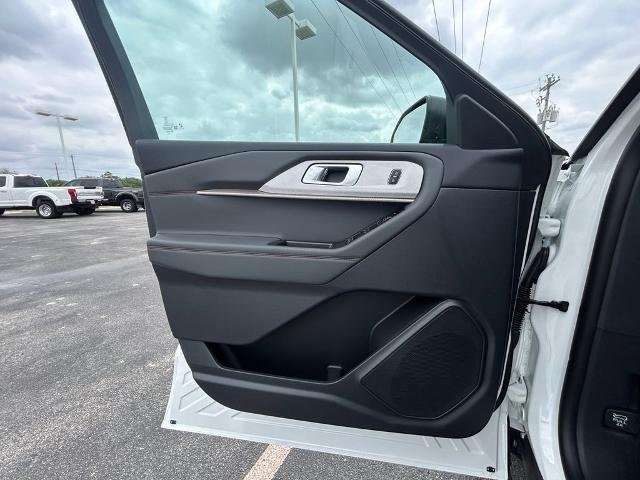 New 2026 Star White Metallic Tri-Coat Ford Active image 24