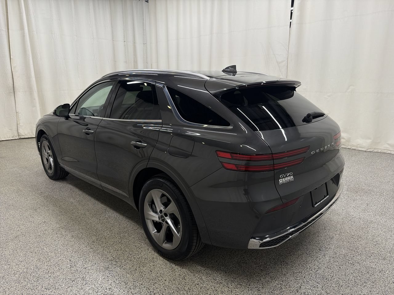 Certified Used 2026 Makalu Gray Genesis 2.5T Select image 9
