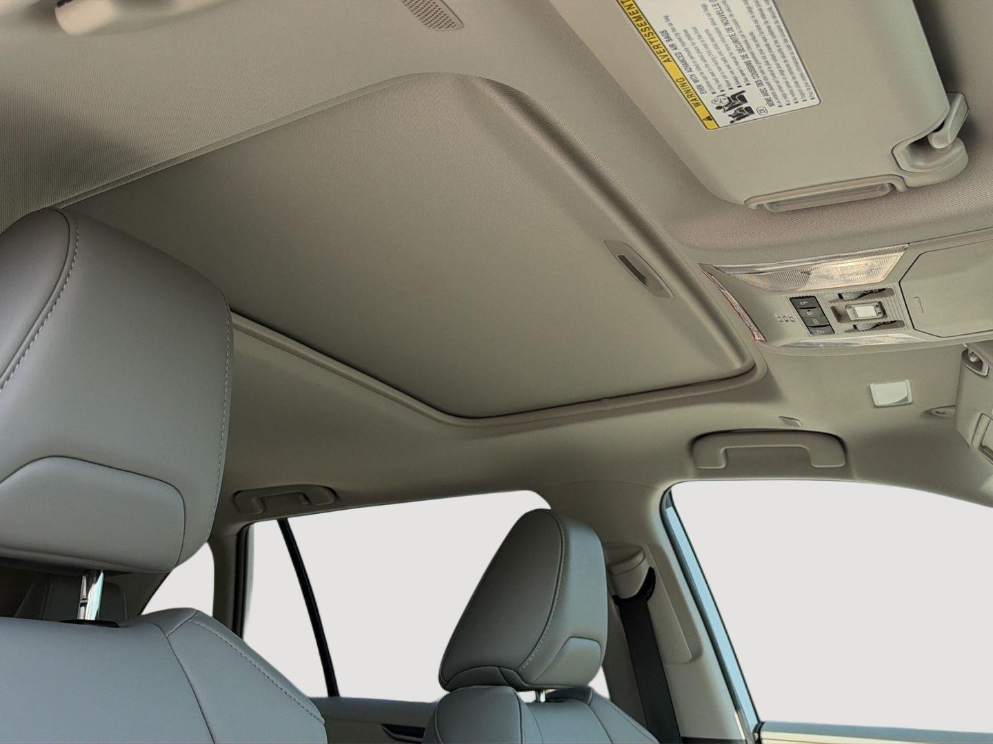 Used 2025 Wind Chill Pearl Toyota XLE Premium image 18
