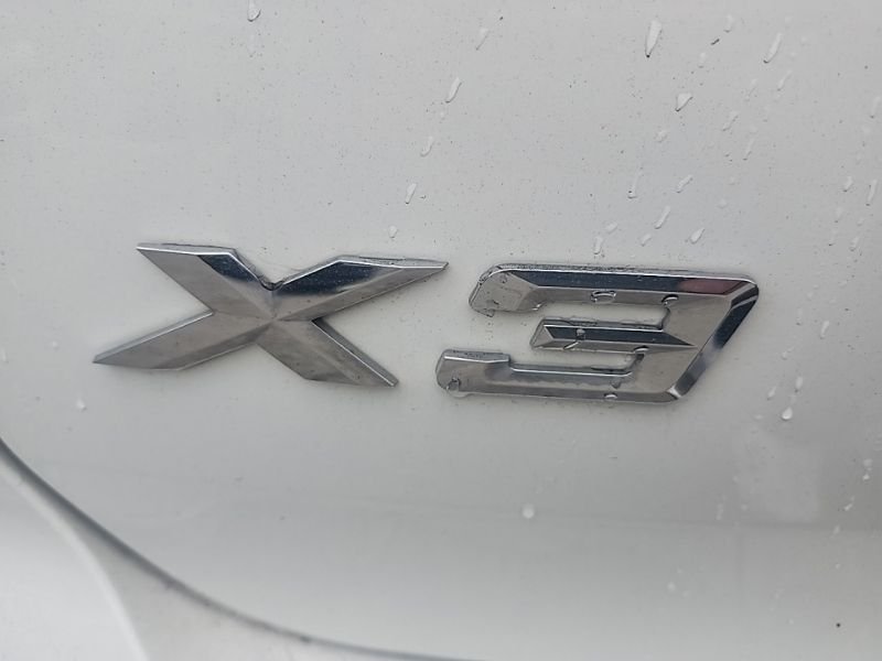 Used 2022 White BMW xDrive30i image 7