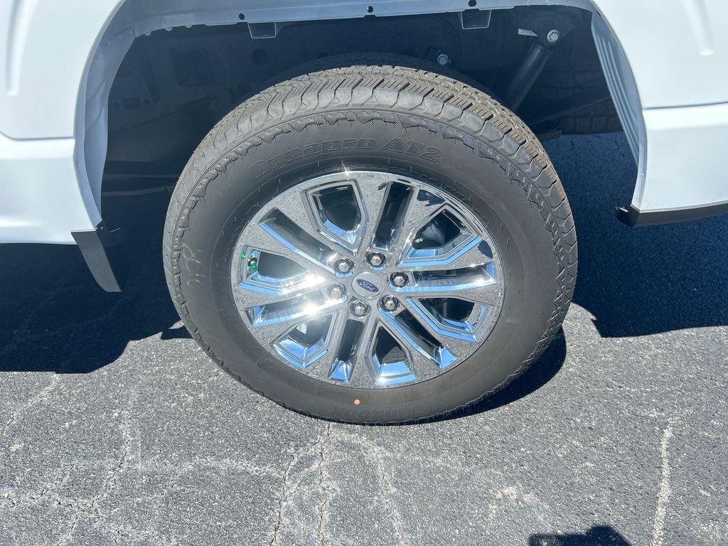 New 2025 White Ford Lariat image 19