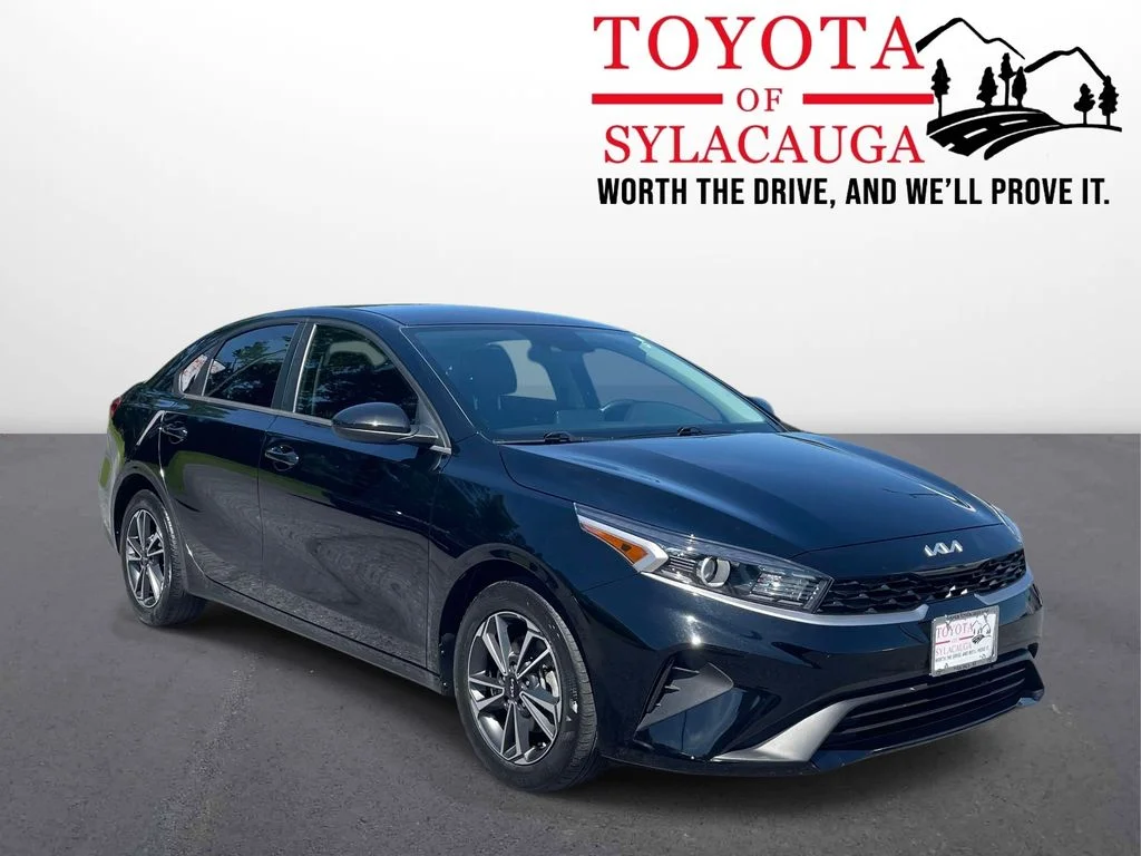 2024 Kia Forte LXS AT's photo