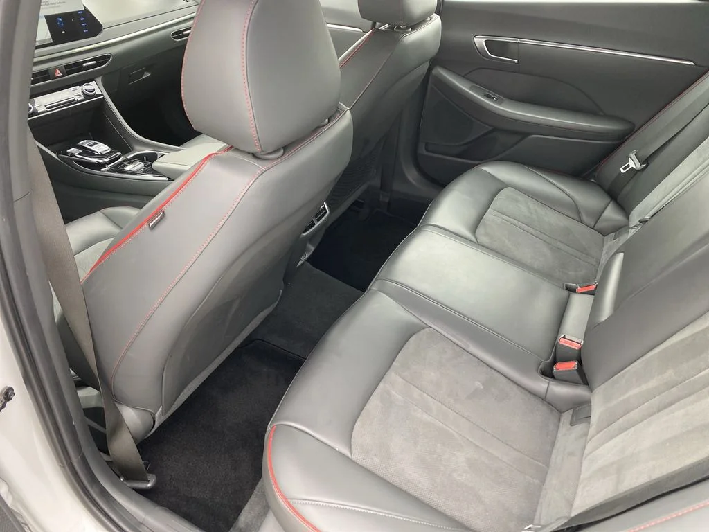 Used 2022 Quartz White Hyundai SEL Plus image 28