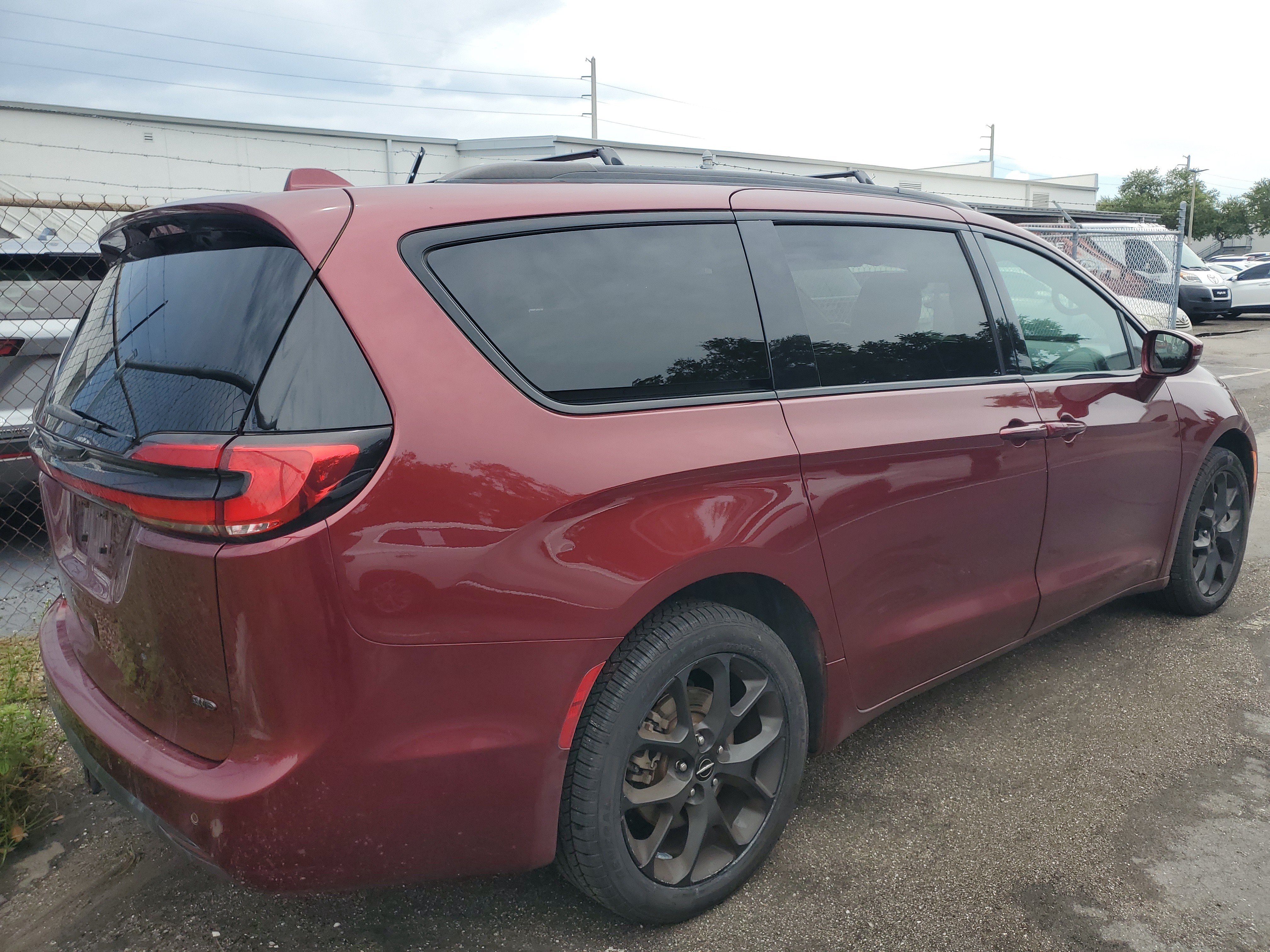 Used 2021 Velvet Red Pearlcoat Chrysler Touring L image 5