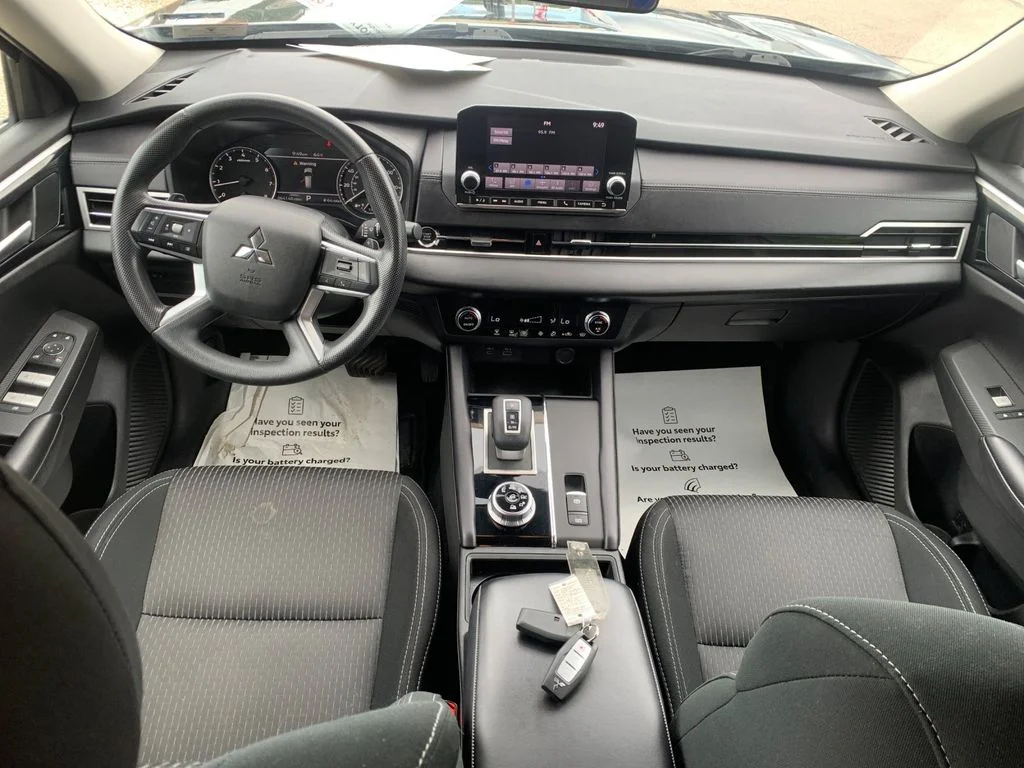 Used 2024  Mitsubishi ES image 16