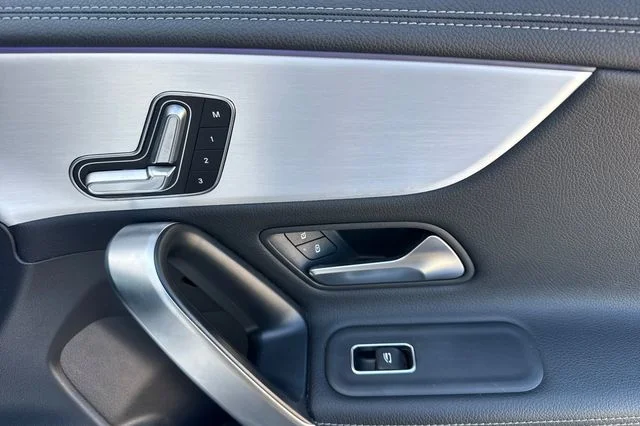 Used 2025  Mercedes-Benz CLA 250 image 19