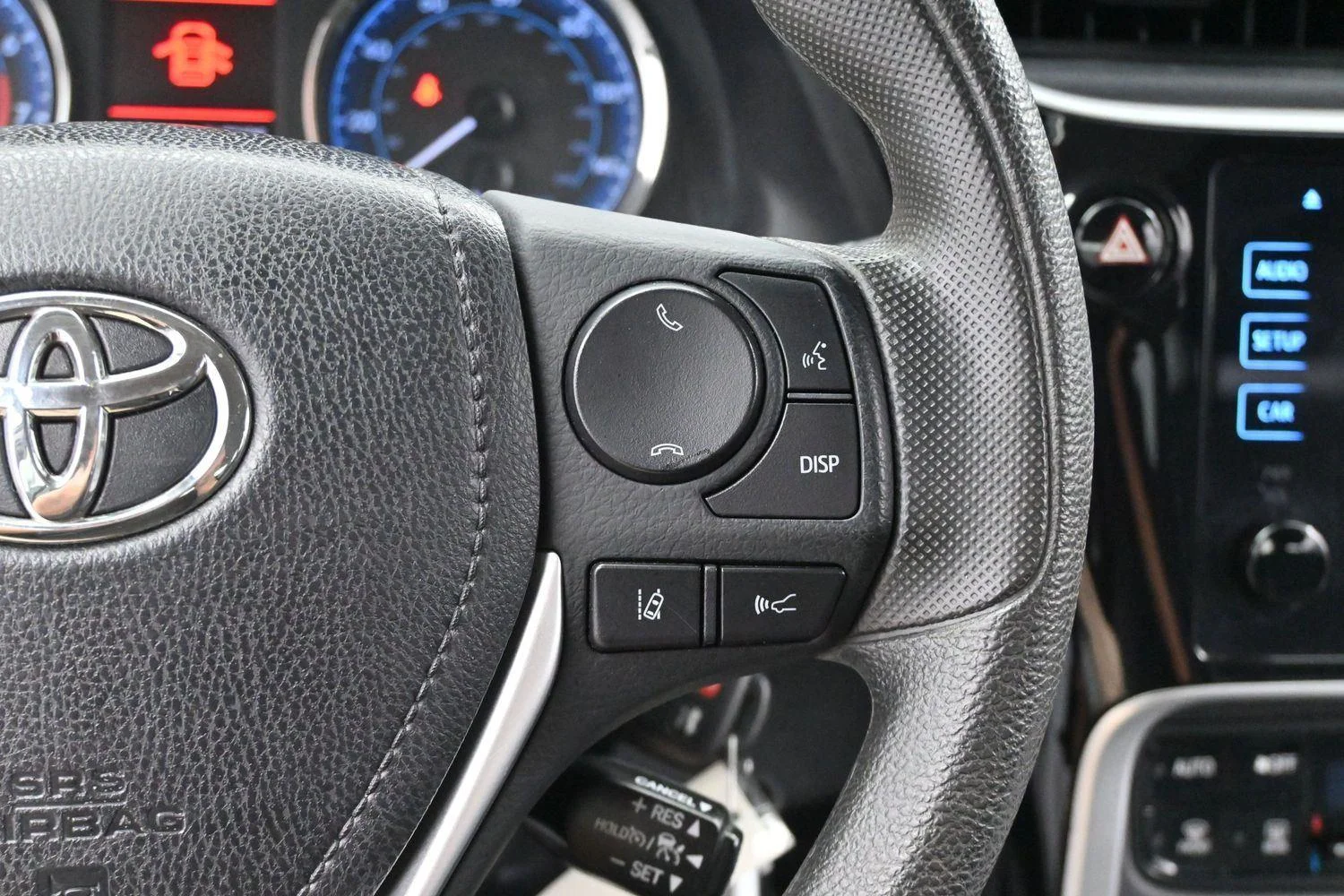 Used 2019 Classic Silver Metallic Toyota LE image 15