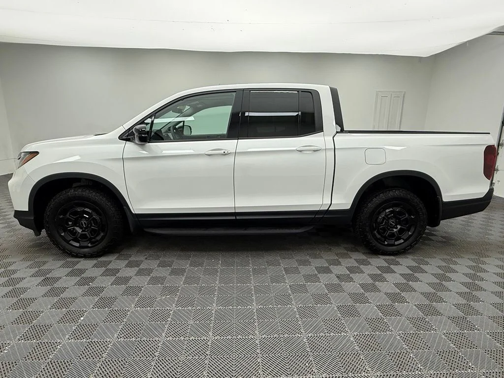 Used 2025 White Honda Sport image 14