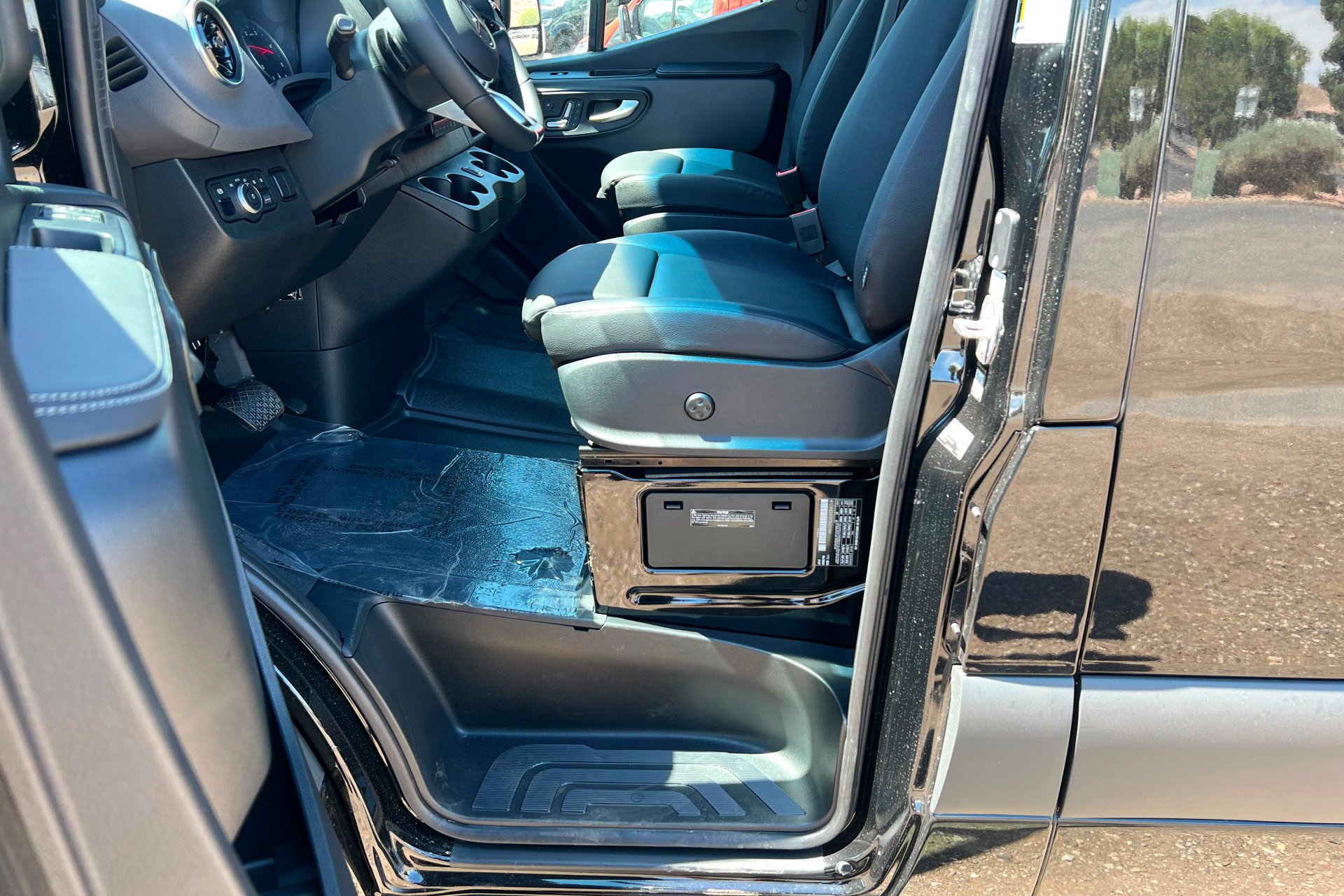 New 2026 Obsidian Black Metallic Mercedes-Benz  image 19