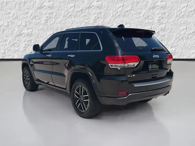 Used 2019 Diamond Black Crystal Pearlcoat Jeep Limited image 5