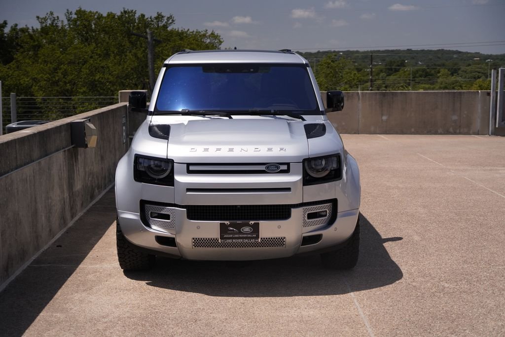 Used 2022 Silver Land Rover XS Edition image 4