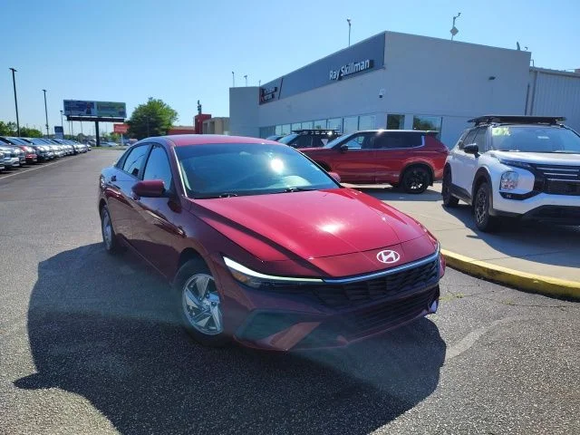 2025 Hyundai Elantra SE