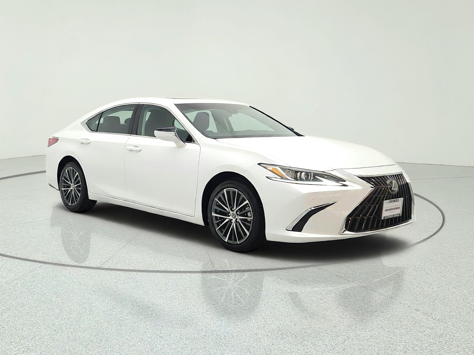 Used 2024 Eminent White Pearl Lexus ES 350 FWD image 3