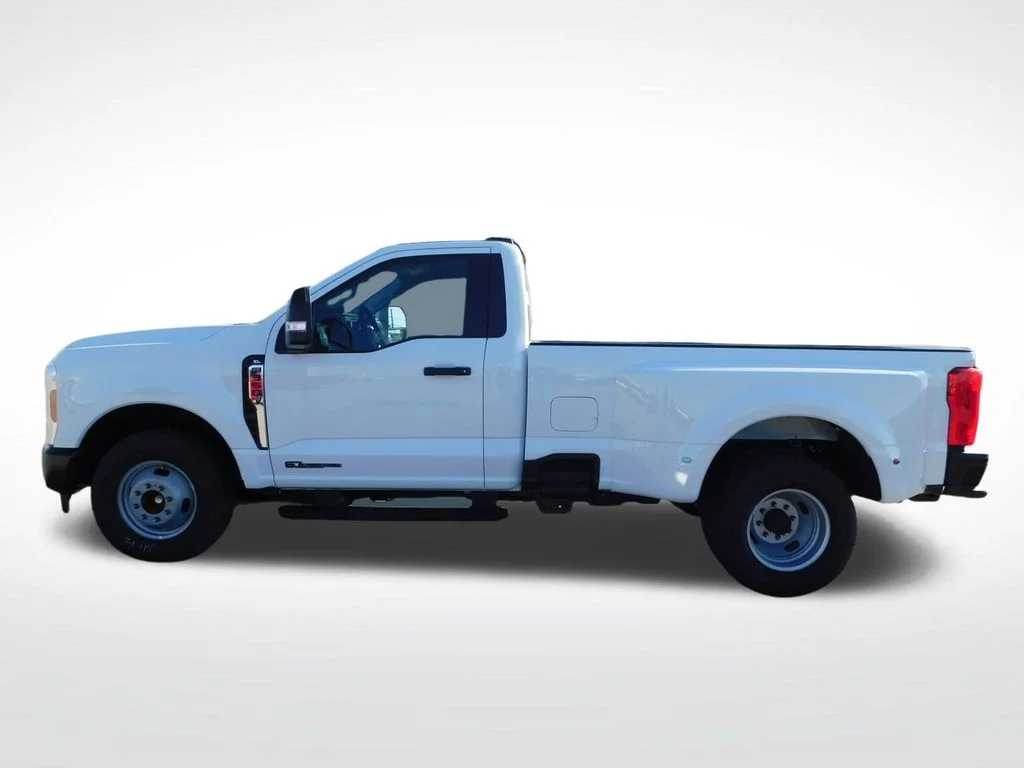 2026 Ford F-350 Super Duty XL - Photo 9