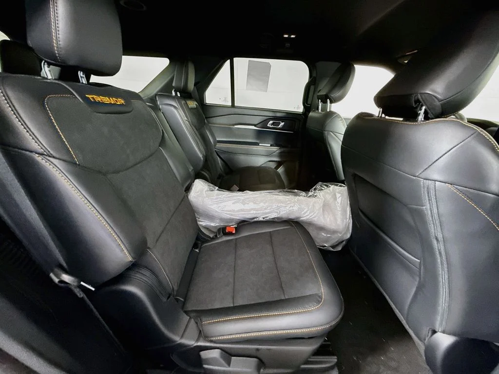 New 2026 Agate Black Metallic Ford Tremor® image 29