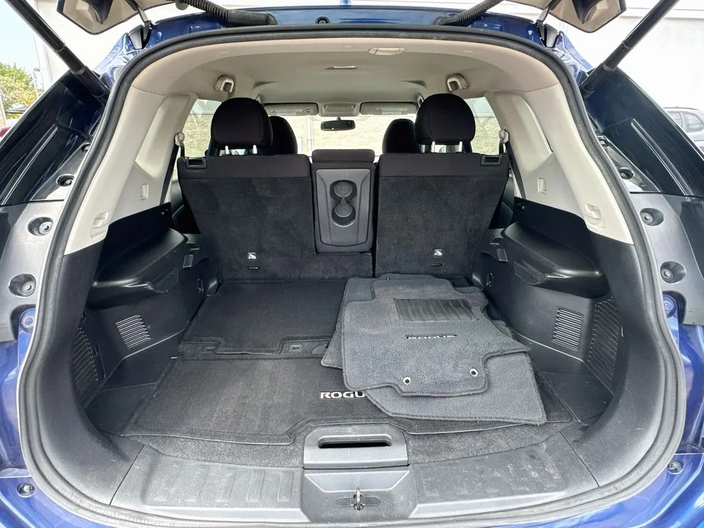 Used 2017 Blue Nissan SV image 30