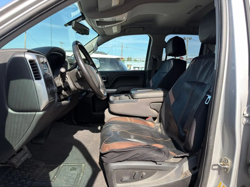 Used 2019 Silver Chevrolet LT image 2