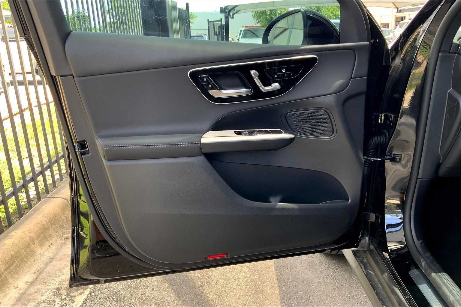 2025 Mercedes-Benz GLC Base - Photo 15