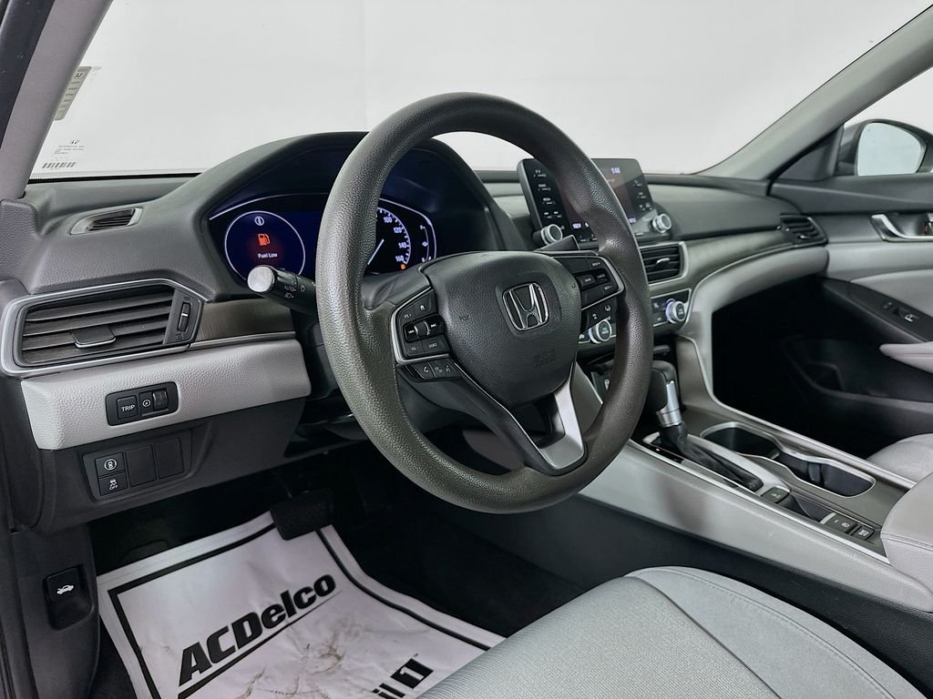 Used 2018 Lunar Silver Metallic Honda LX image 9