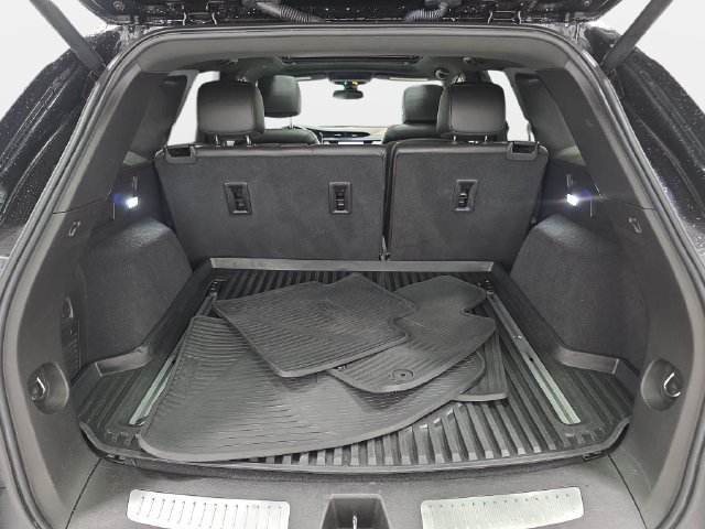 Used 2020 Black Cadillac Premium Luxury image 33