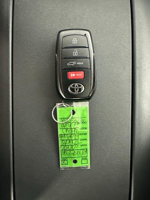Certified Used 2026 WIND CHILL PEARL Toyota  image 32
