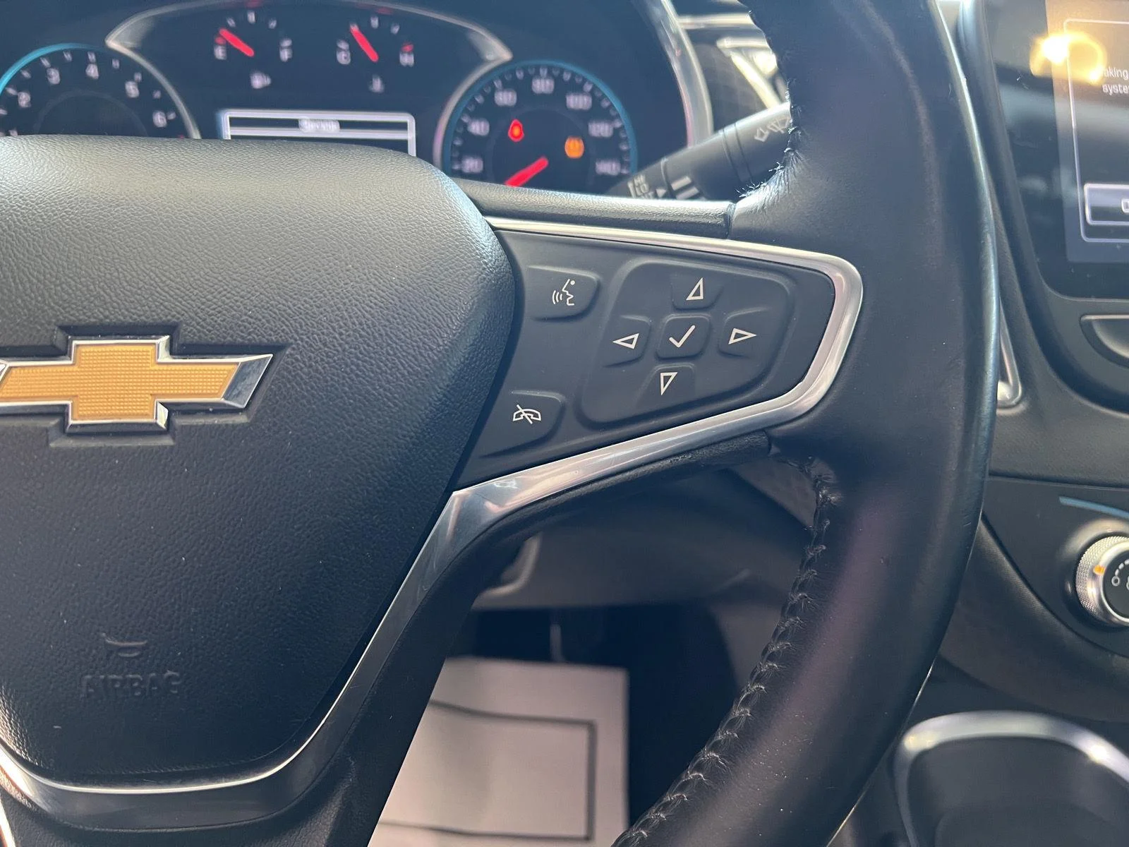 Used 2018 Summit White Chevrolet LT image 17