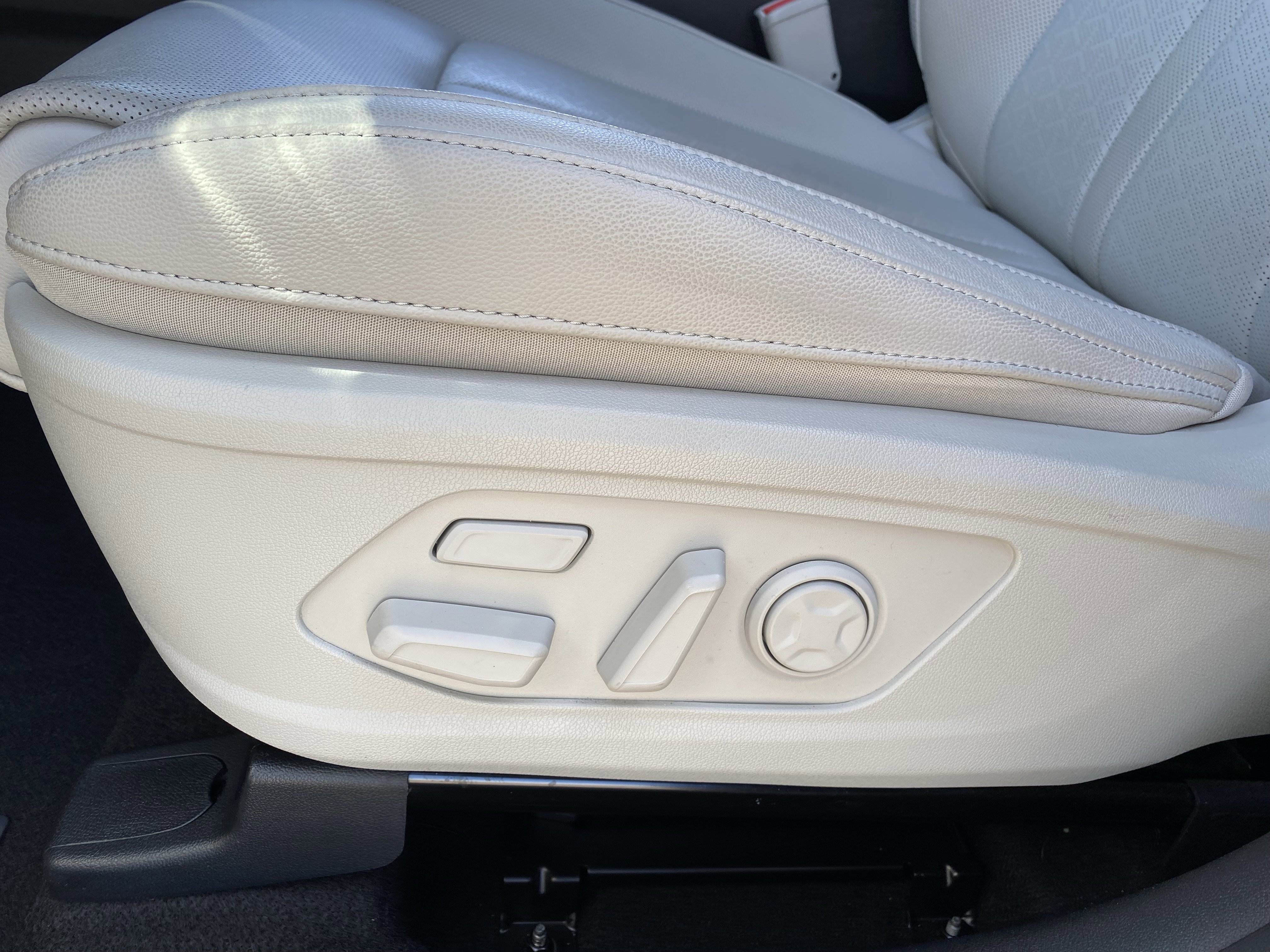 Used 2023 Steel Gray Kia EX image 21