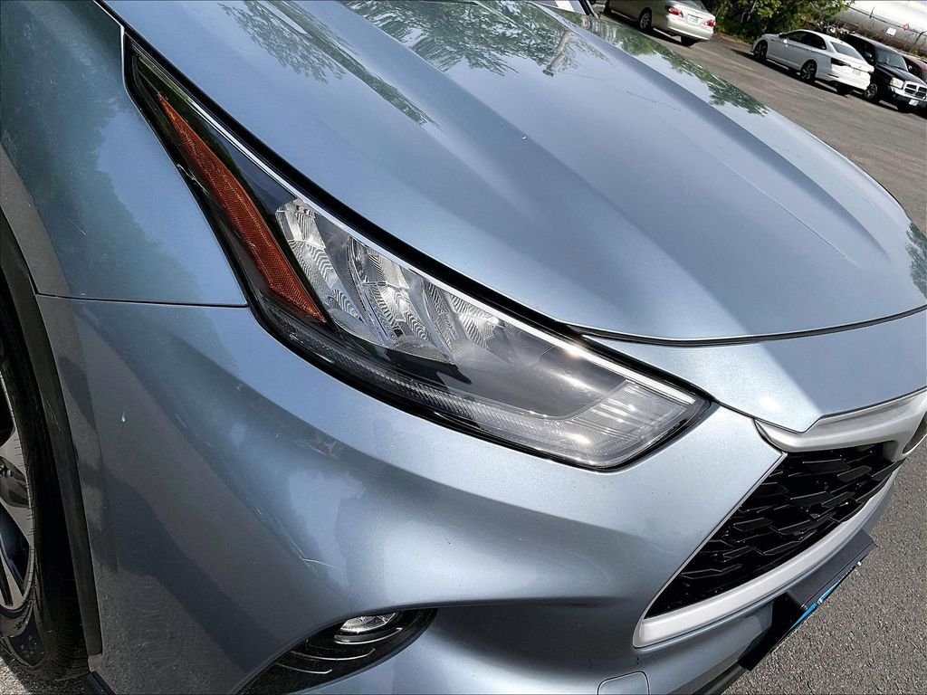 Used 2020 Blue Toyota XLE image 31