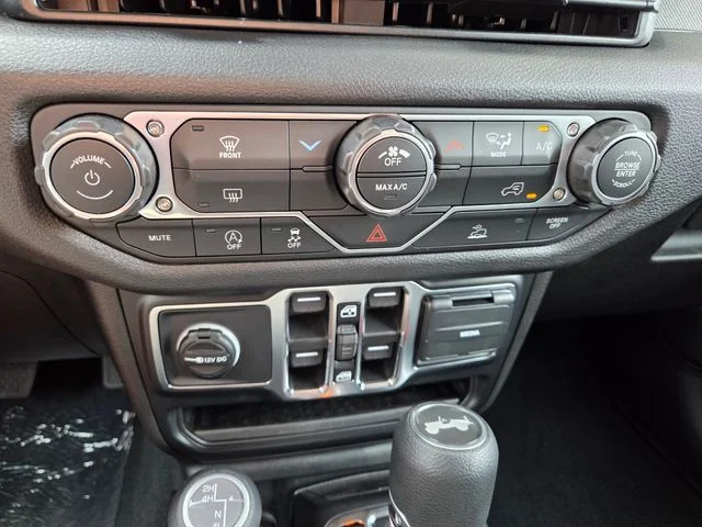 New 2026 Tuscadero Pearlcoat Jeep Sport S image 17