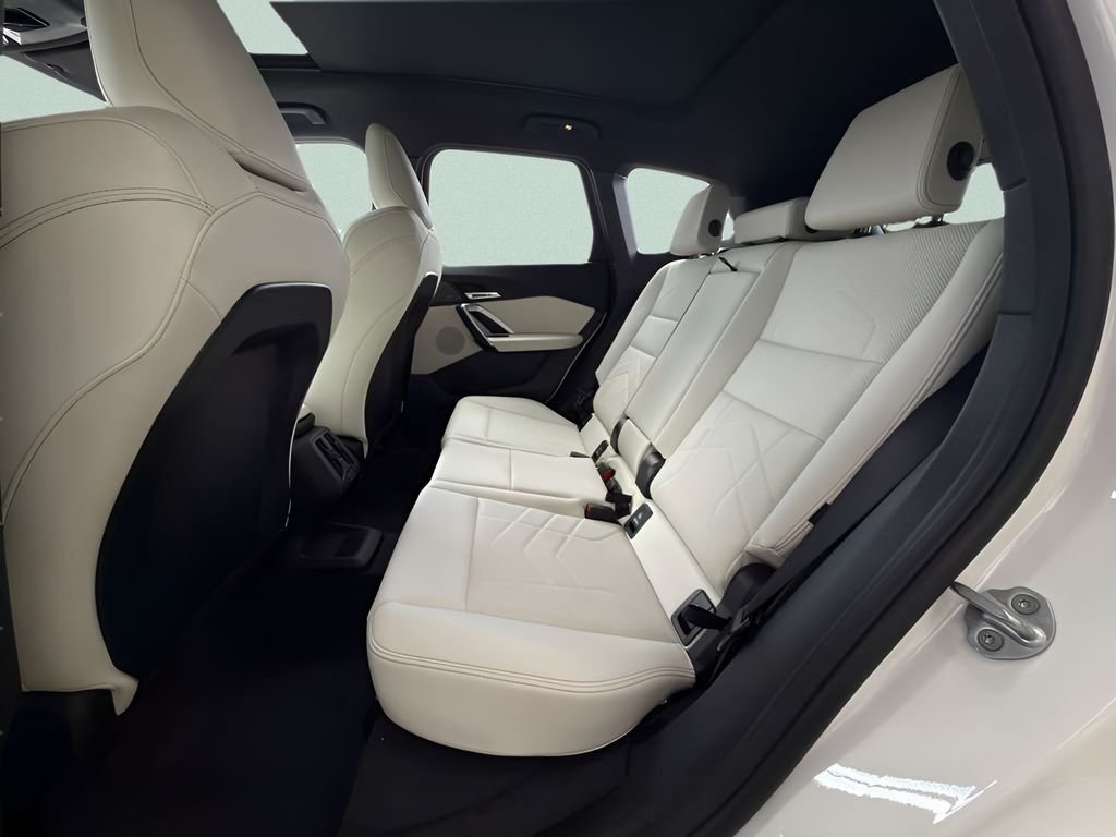 New 2026 Alpine White BMW xDrive28i image 21