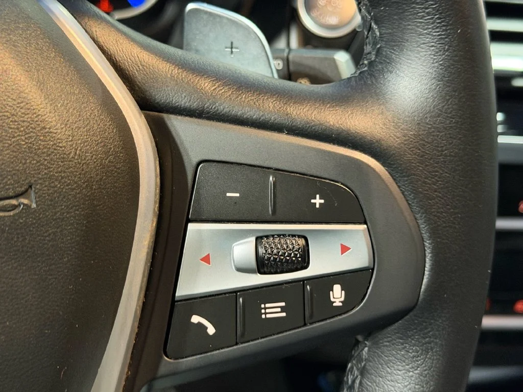 Used 2021 White BMW xDrive30i image 24