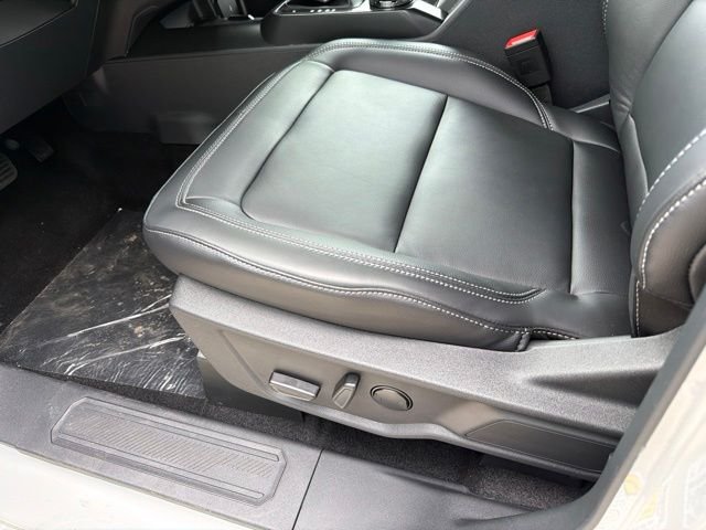 New 2026 Avalanche Gray Ford Outer Banks® image 11