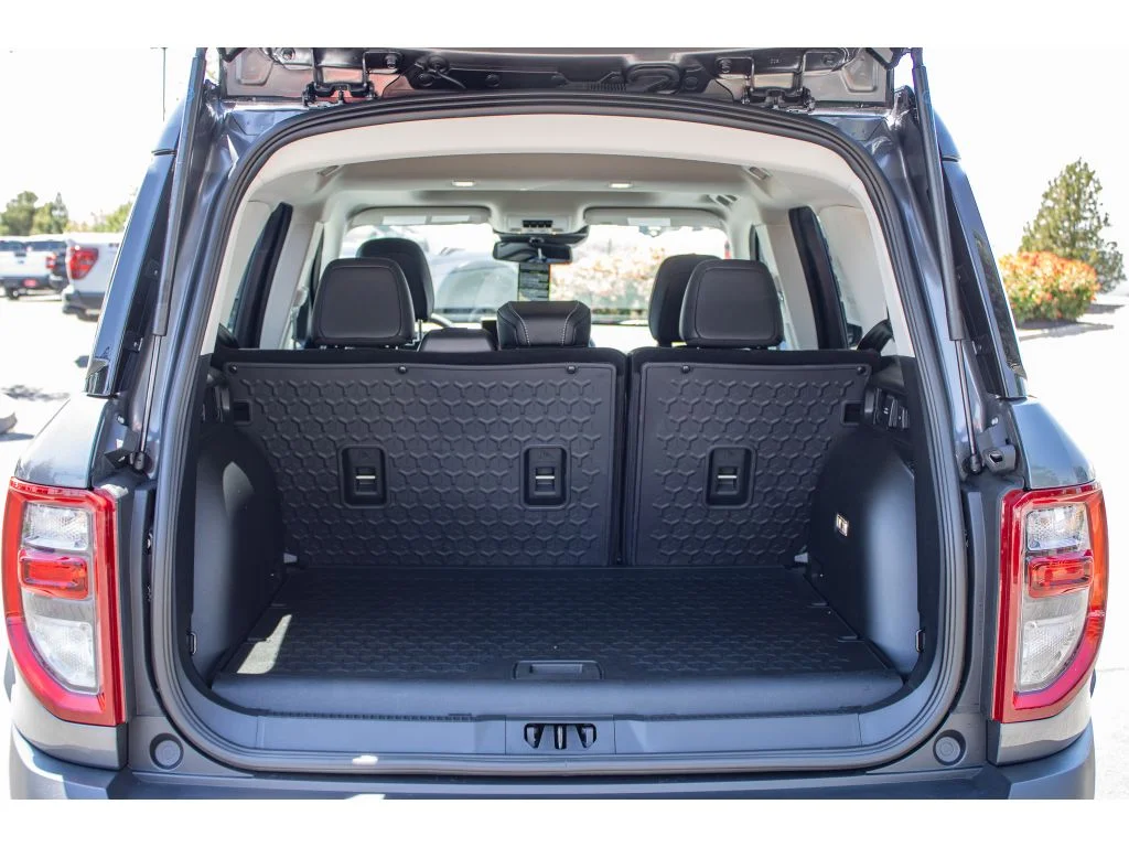 New 2026 CARBONIZED GRAY METALLIC Ford Outer Banks image 15