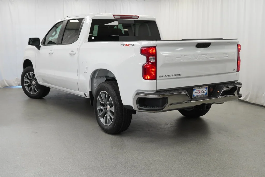 New 2026 Summit White Chevrolet LT image 5