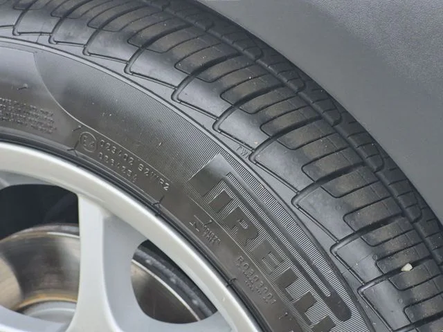 Used 2004  MINI  image 18