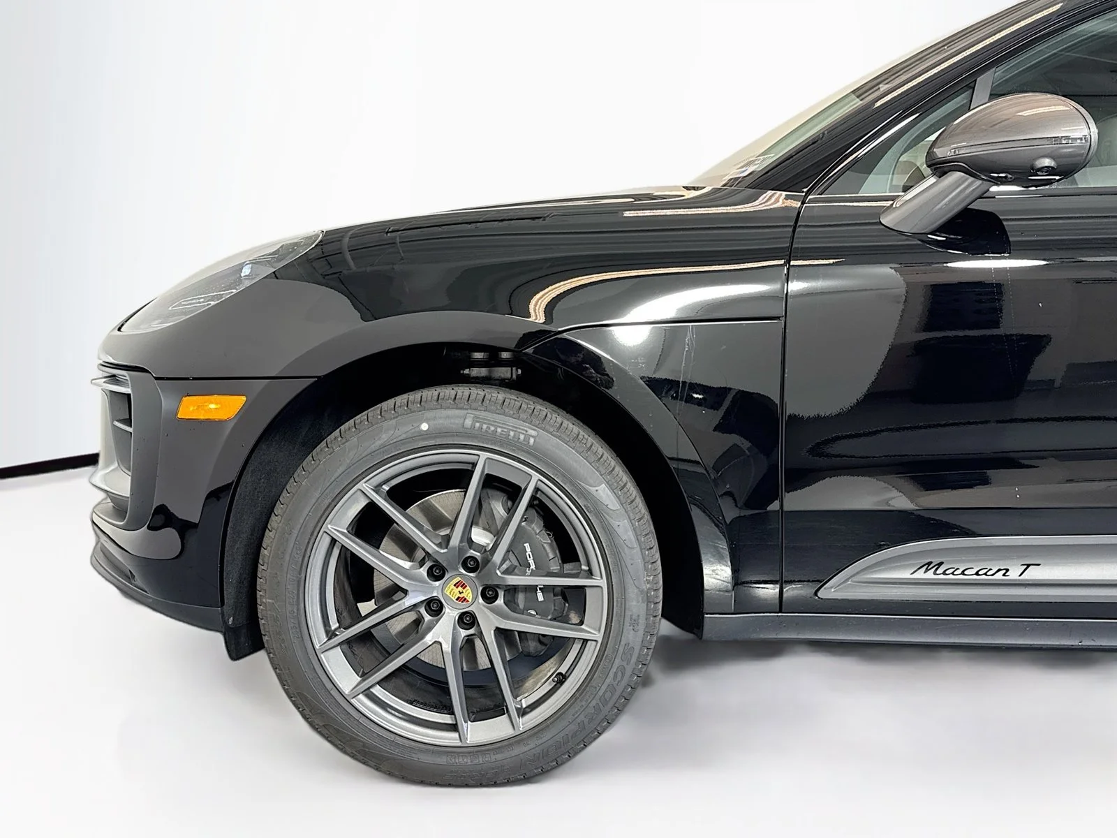 2026 Porsche Macan T - Photo 28