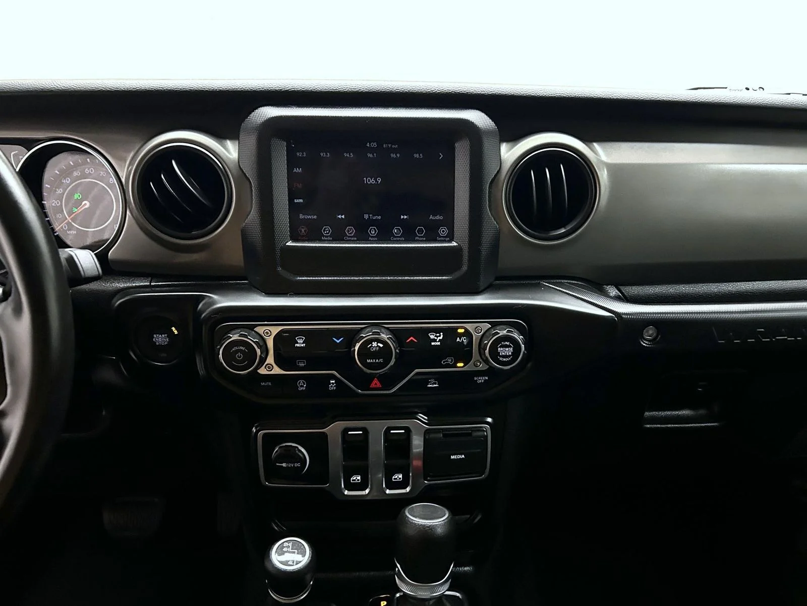 Used 2022 White Jeep Sport S image 14