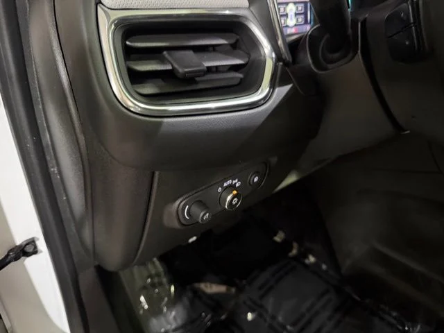Used 2019 Pearl Chevrolet Premier image 13