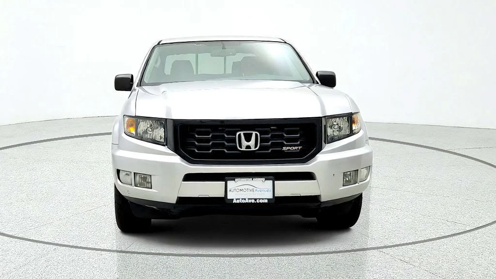 Used 2013 Alabaster Silver Metallic Honda 4WD Crew Cab Sport image 2