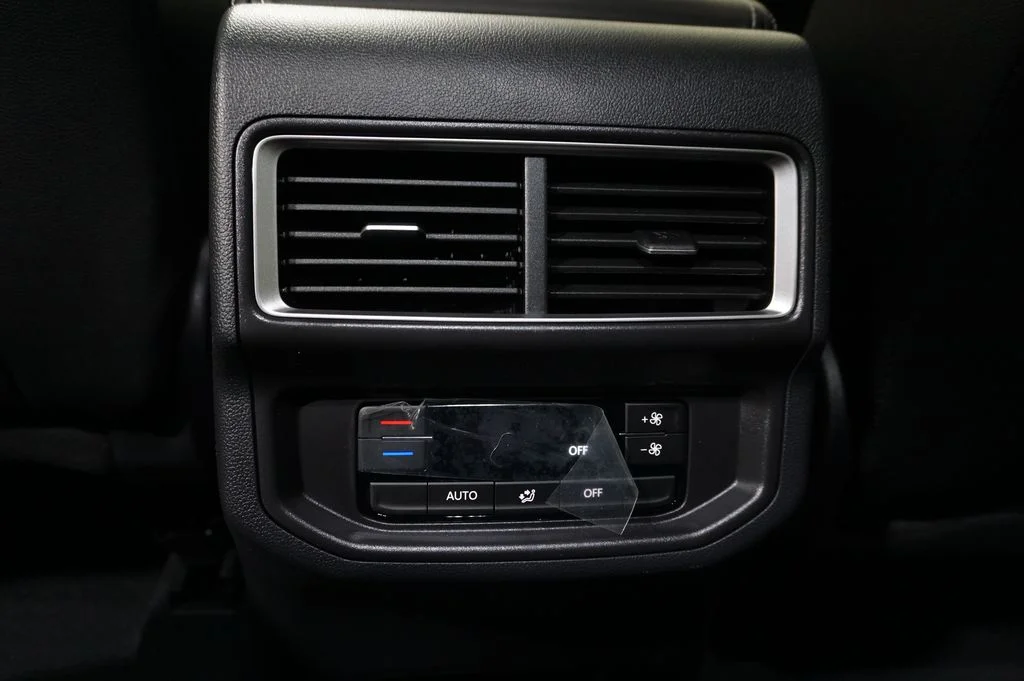 New 2026 Green Volkswagen 2.0T SE w/Technology image 29